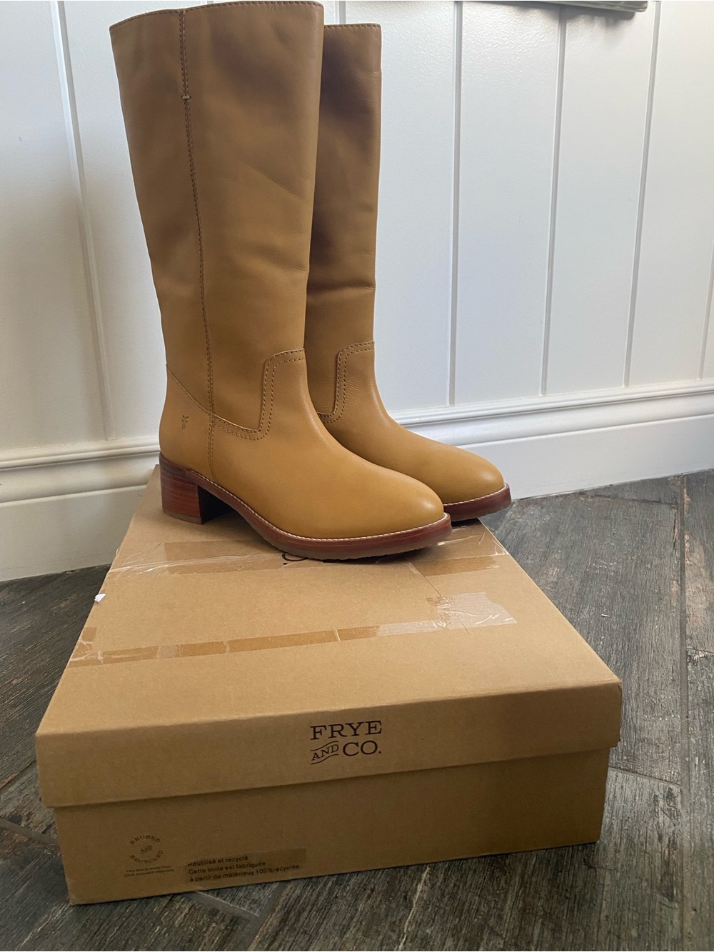 NEW Frye Camryn Leather Boots in gorgeous Banana colour